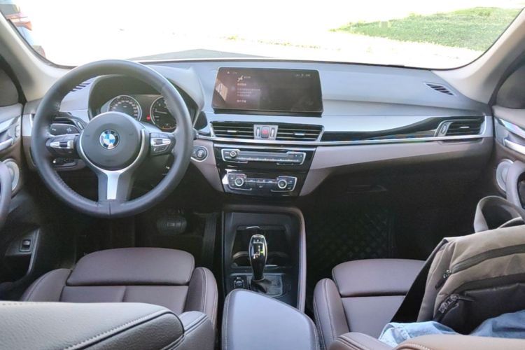 Used BMW X1 2022 sDrive25Li Leading Model Center Console