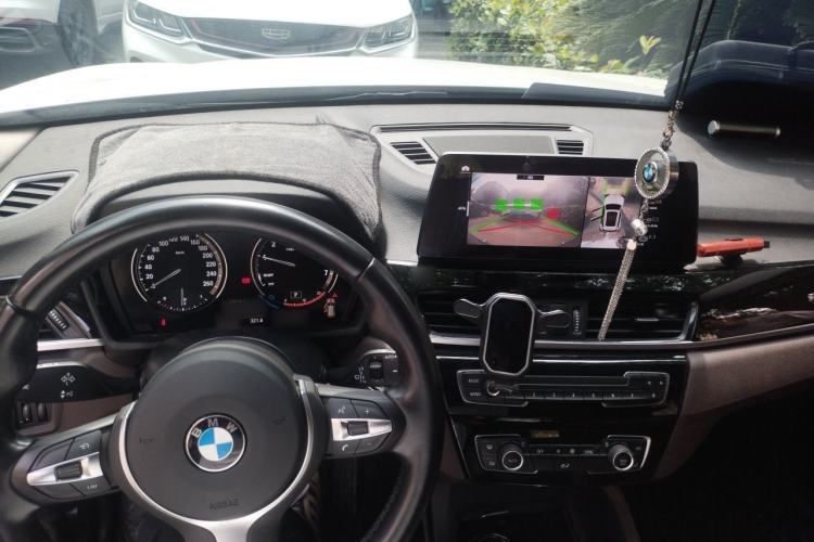 Used BMW X1 2022 sDrive25Li Leading Model Center Console