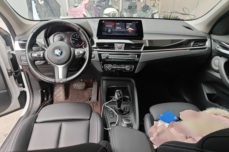 Used BMW X1 2022 sDrive25Li Leading Model Center Console
