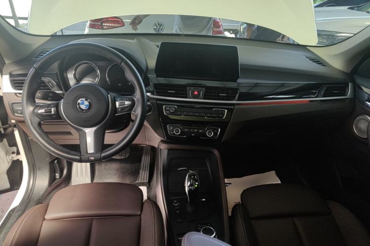 Used BMW X1 2022 sDrive25Li Leading Model Center Console