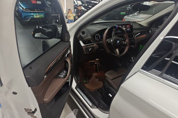 Used BMW X1 2022 Updated xDrive25Li Premium Edition Driver Seat