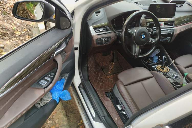 Used BMW X1 2022 Updated xDrive25Li Premium Edition Driver Seat