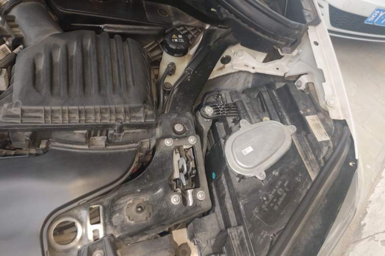 Used BMW X1 2022 sDrive25Li Leading Model Engine Bay Left