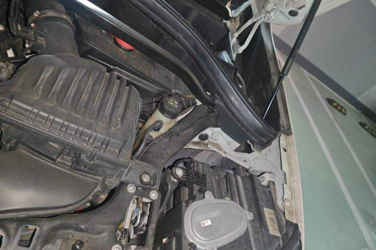 Used BMW X1 2022 sDrive25Li Leading Model Engine Bay Left