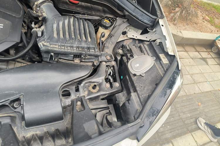 Used BMW X1 2022 sDrive25Li Leading Model Engine Bay Left