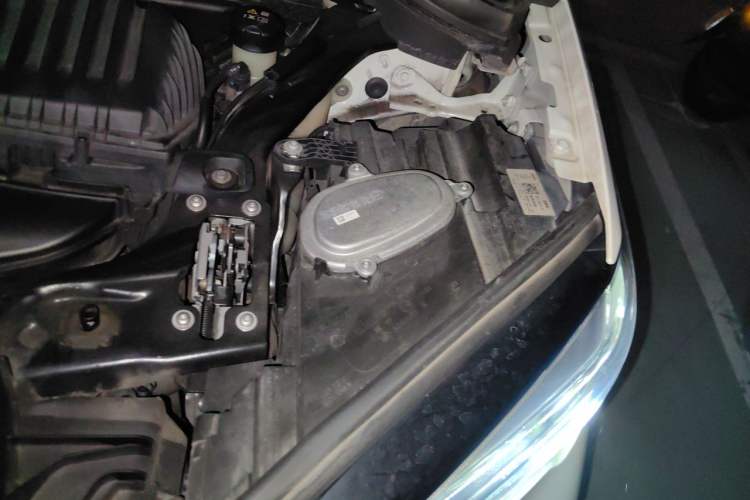 Used BMW X1 2022 sDrive25Li Leading Model Engine Bay Left