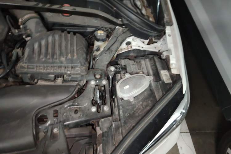 Used BMW X1 2022 sDrive25Li Leading Model Engine Bay Left
