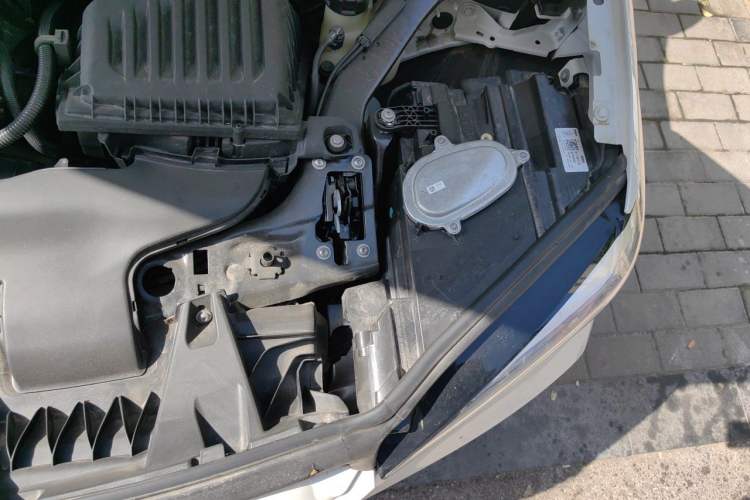 Used BMW X1 2022 sDrive25Li Leading Model Engine Bay Left