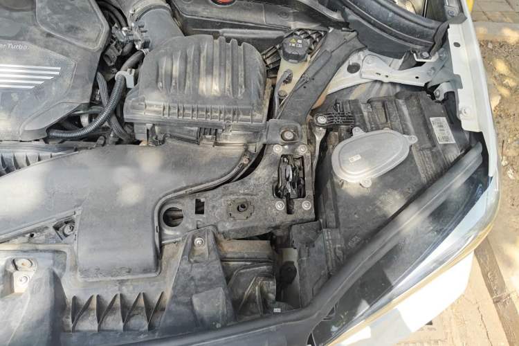 Used BMW X1 2022 sDrive20Li Fashion Model Engine Bay Left