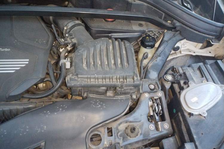 Used BMW X1 2022 sDrive20Li Fashion Model Engine Bay Left