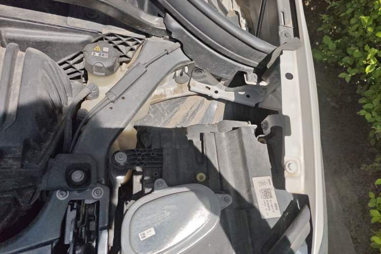 Used BMW X1 2022 sDrive25Li Leading Model Engine Bay Left