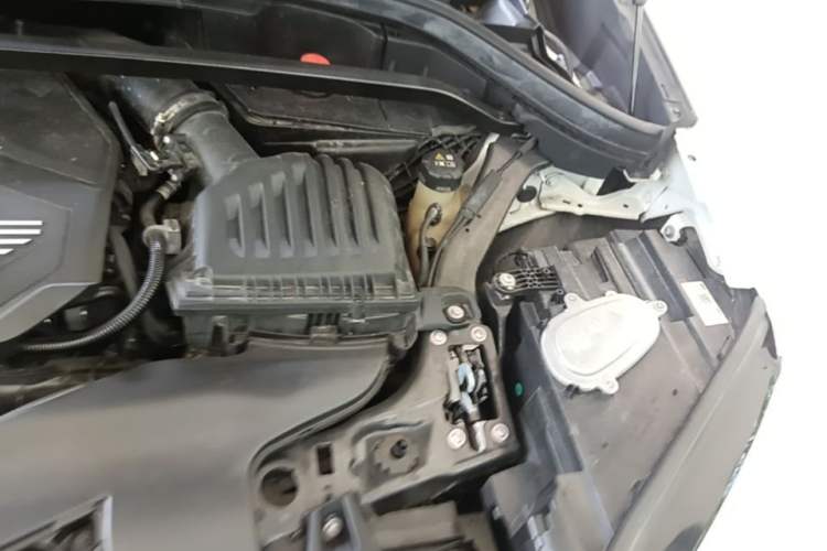 Used BMW X1 2022 sDrive20Li Fashion Model Engine Bay Left