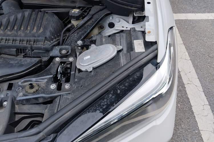 Used BMW X1 2022 sDrive20Li Fashion Model Engine Bay Left