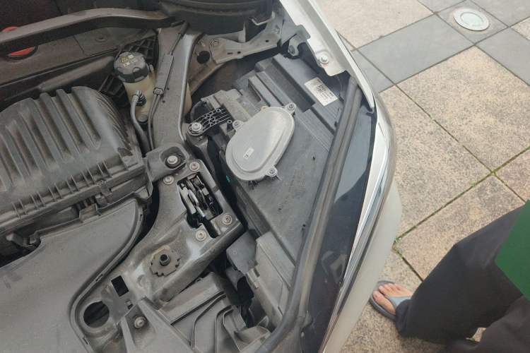 Used BMW X1 2022 sDrive25Li Leading Model Engine Bay Left