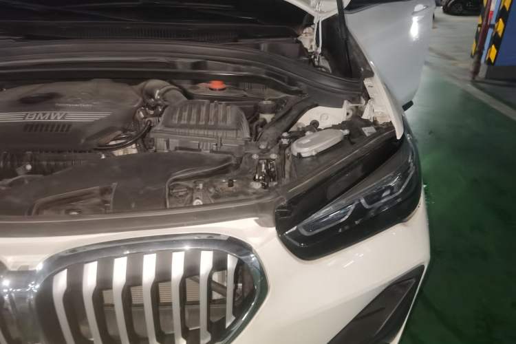 Used BMW X1 2022 sDrive20Li Fashion Model Engine Bay Left