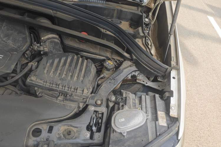 Used BMW X1 2022 Updated xDrive25Li Premium Edition Engine Bay Left