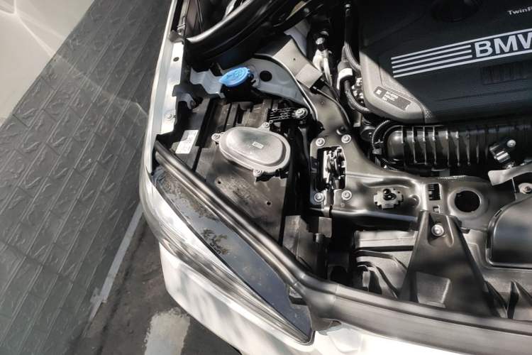 Used BMW X1 2022 sDrive25Li Leading Model Engine Bay Right