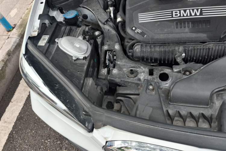 Used BMW X1 2022 sDrive25Li Leading Model Engine Bay Right