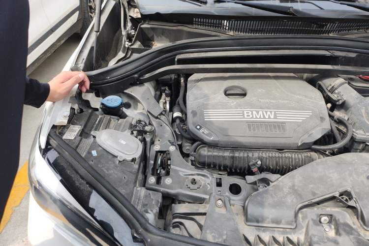 Used BMW X1 2022 sDrive25Li Leading Model Engine Bay Right