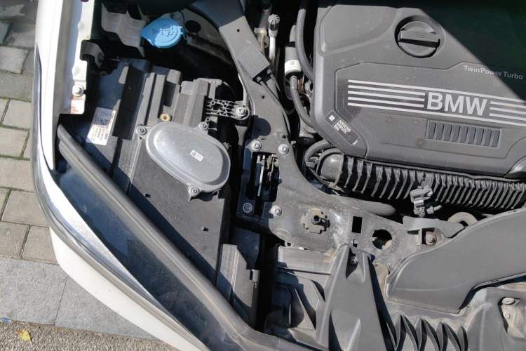 Used BMW X1 2022 sDrive25Li Leading Model Engine Bay Right