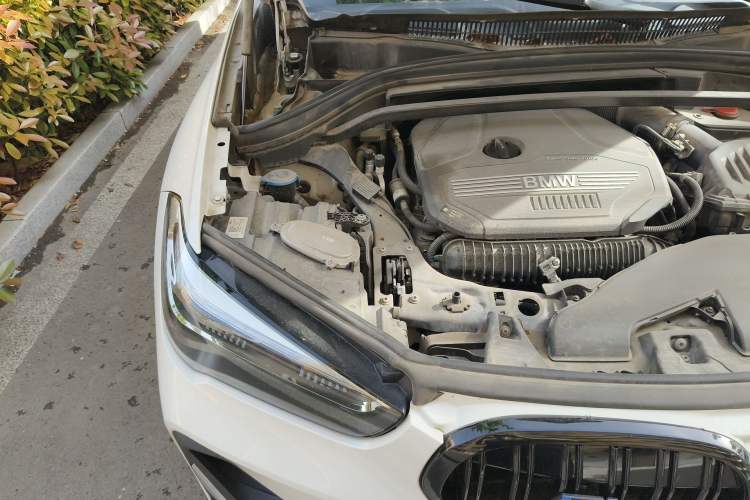 Used BMW X1 2022 sDrive25Li Leading Model Engine Bay Right