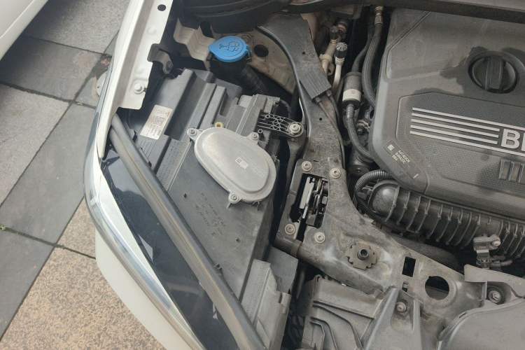 Used BMW X1 2022 sDrive25Li Leading Model Engine Bay Right