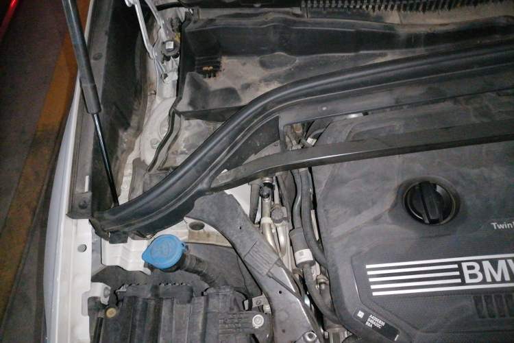 Used BMW X1 2022 sDrive25Li Leading Model Engine Bay Right