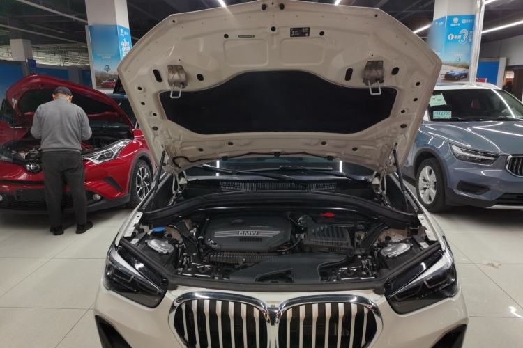 Used BMW X1 2022 sDrive25Li Leading Model Engine Bay