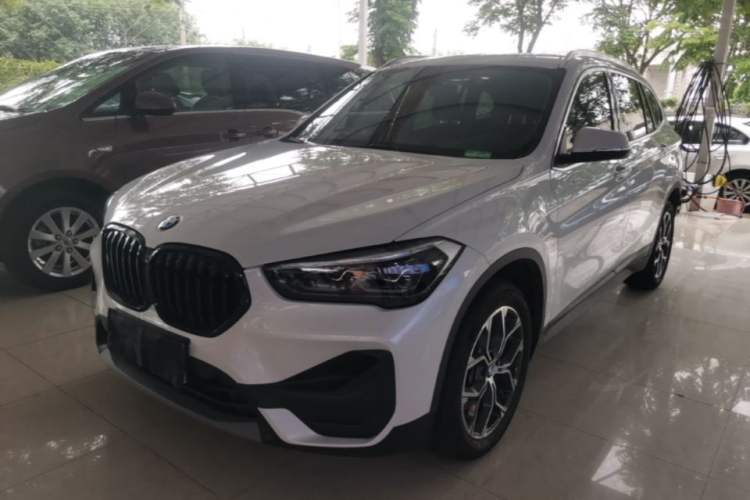 BMW X1 2022 — фото 1