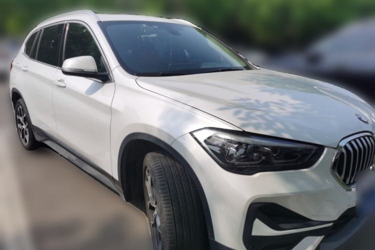 Used BMW X1 2022 sDrive25Li Leading Model Front Right 45 Deg