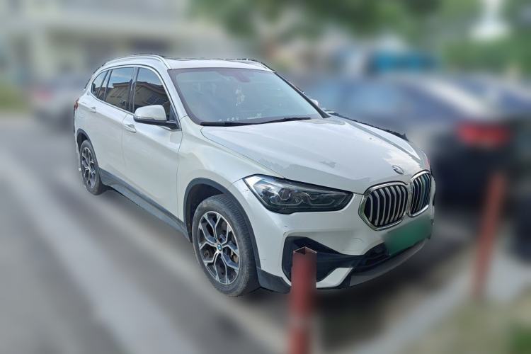 Used BMW X1 2022 sDrive25Li Leading Model Front Right 45 Deg