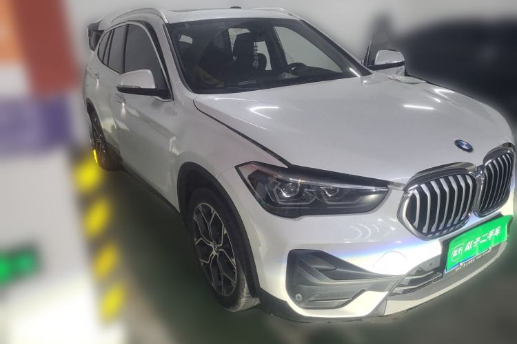 Used BMW X1 2022 sDrive25Li Leading Model Front Right 45 Deg