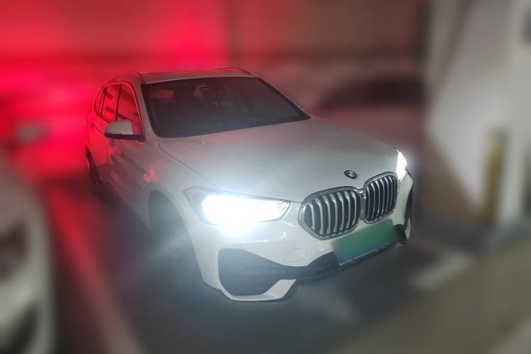 Used BMW X1 2022 sDrive25Li Leading Model Front Right 45 Deg