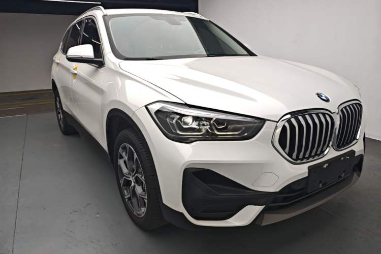 Used BMW X1 2022 sDrive25Li Leading Model Front Right 45 Deg