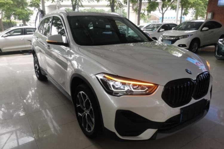 BMW X1 2022 — фото 3