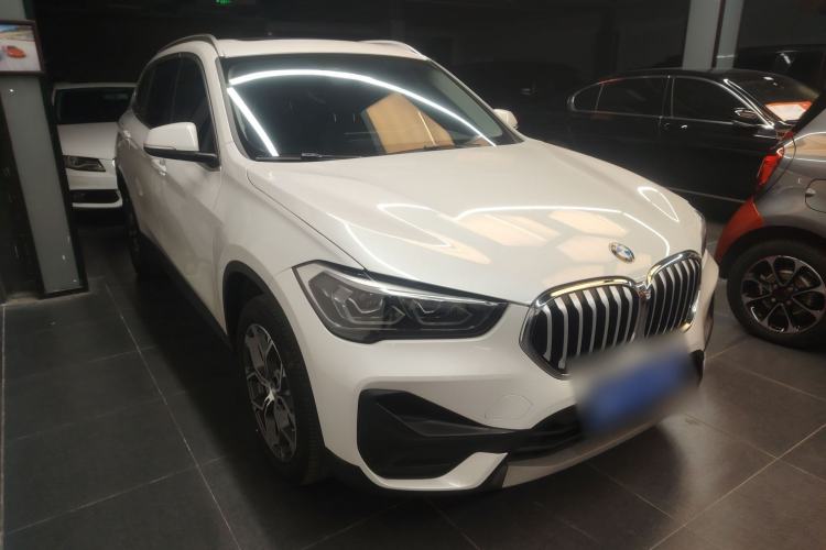 Used BMW X1 2022 sDrive25Li Leading Model Front Right 45 Deg