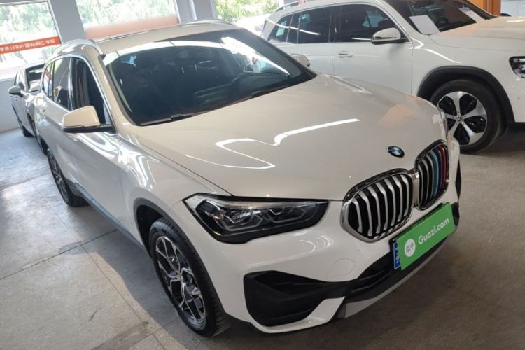 Used BMW X1 2022 sDrive25Li Leading Model Front Right 45 Deg