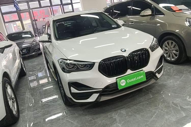 Used BMW X1 2022 sDrive25Li Leading Model Front Right 45 Deg