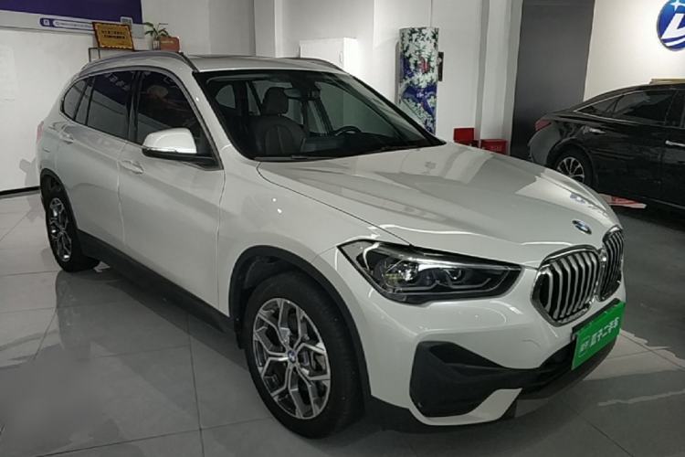 Used BMW X1 2022 sDrive25Li Leading Model Front Right 45 Deg