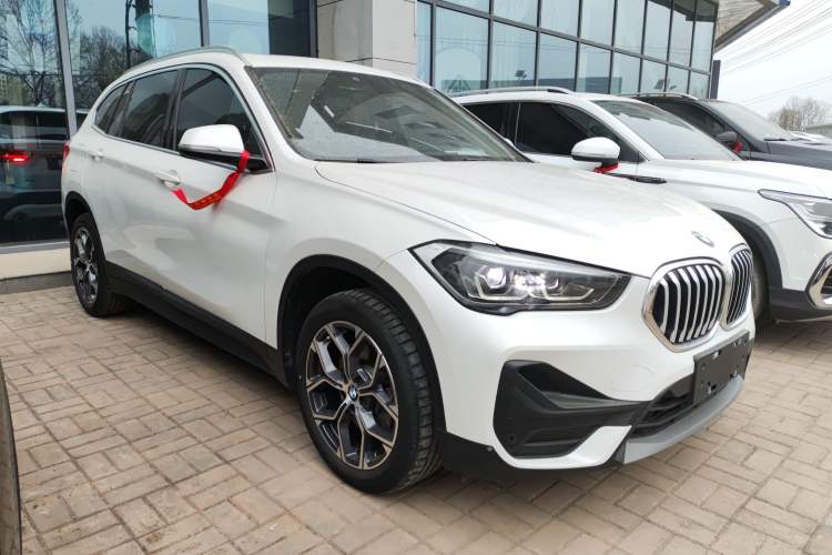 Used BMW X1 2022 sDrive25Li Leading Model Front Right 45 Deg