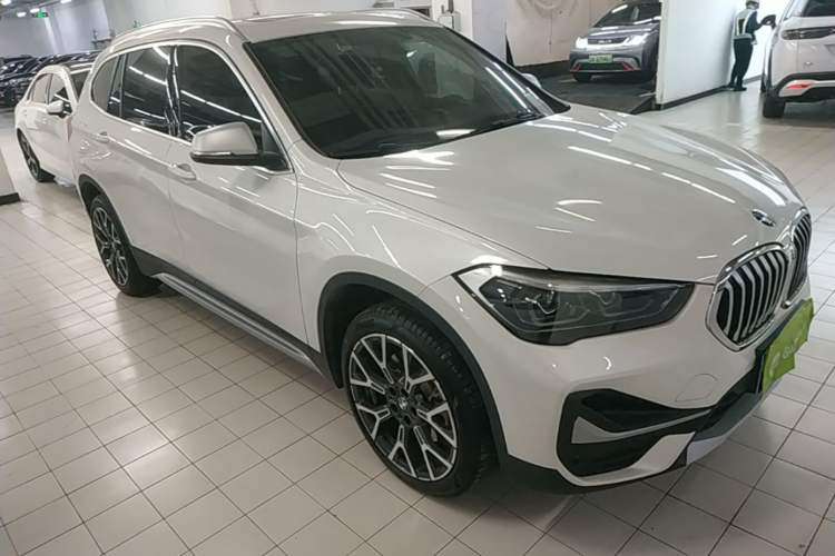 Used BMW X1 2022 Updated xDrive25Li Premium Edition Front Right 45 Deg