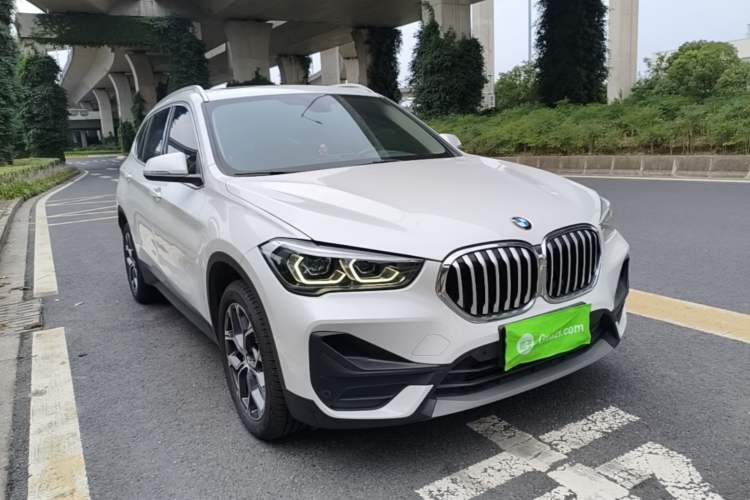 Used BMW X1 2022 sDrive25Li Leading Model Front Right 45 Deg