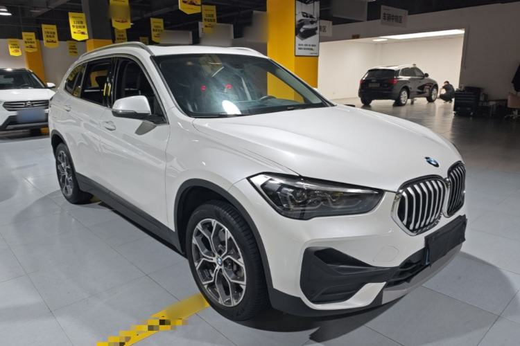 Used BMW X1 2022 sDrive25Li Leading Model Front Right 45 Deg