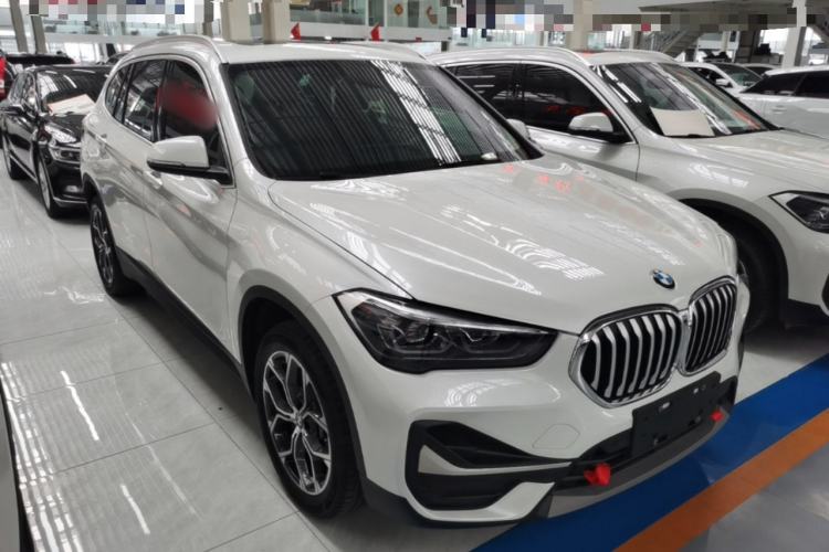 Used BMW X1 2022 sDrive25Li Leading Model Front Right 45 Deg
