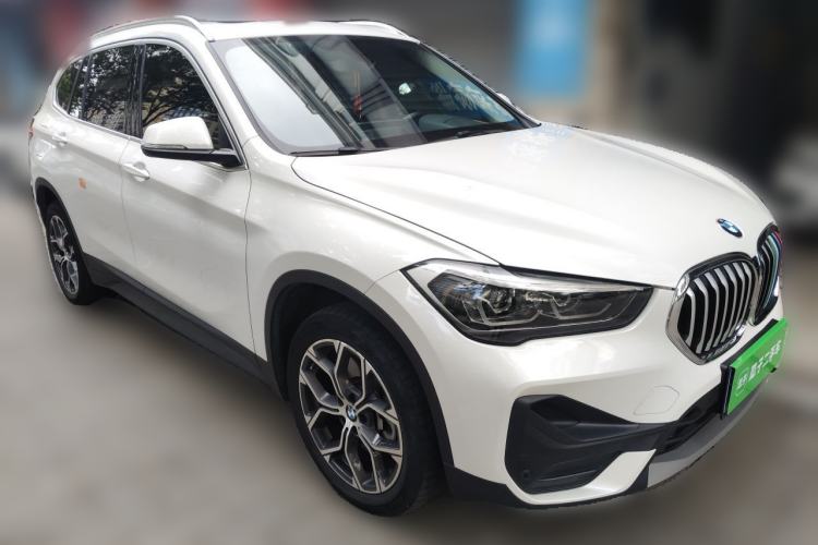 Used BMW X1 2022 sDrive25Li Leading Model Front Right 45 Deg