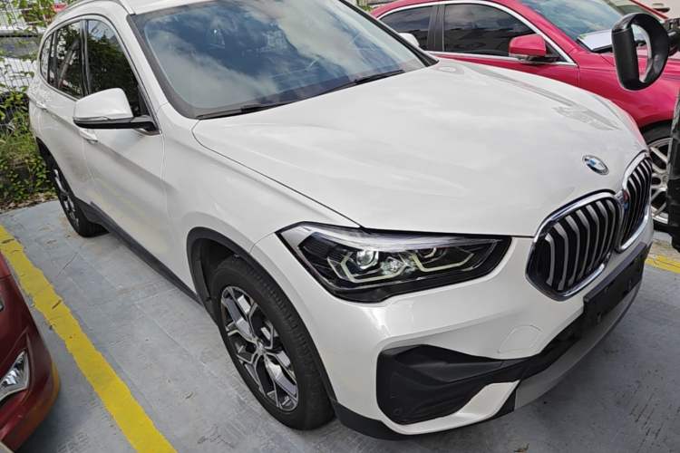 Used BMW X1 2022 sDrive25Li Leading Model Front Right 45 Deg