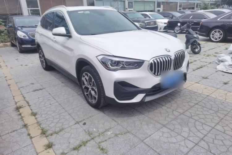 Used BMW X1 2022 sDrive25Li Leading Model Front Right 45 Deg