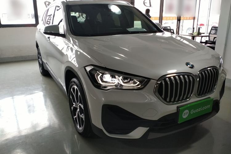Used BMW X1 2022 sDrive25Li Leading Model Front Right 45 Deg
