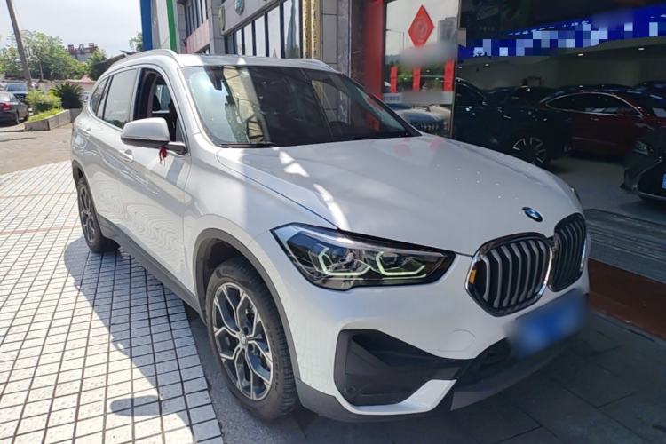 Used BMW X1 2022 sDrive25Li Leading Model Front Right 45 Deg