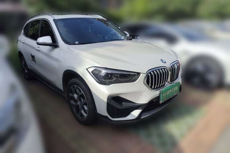 Used BMW X1 2022 sDrive25Li Leading Model Front Right 45 Deg
